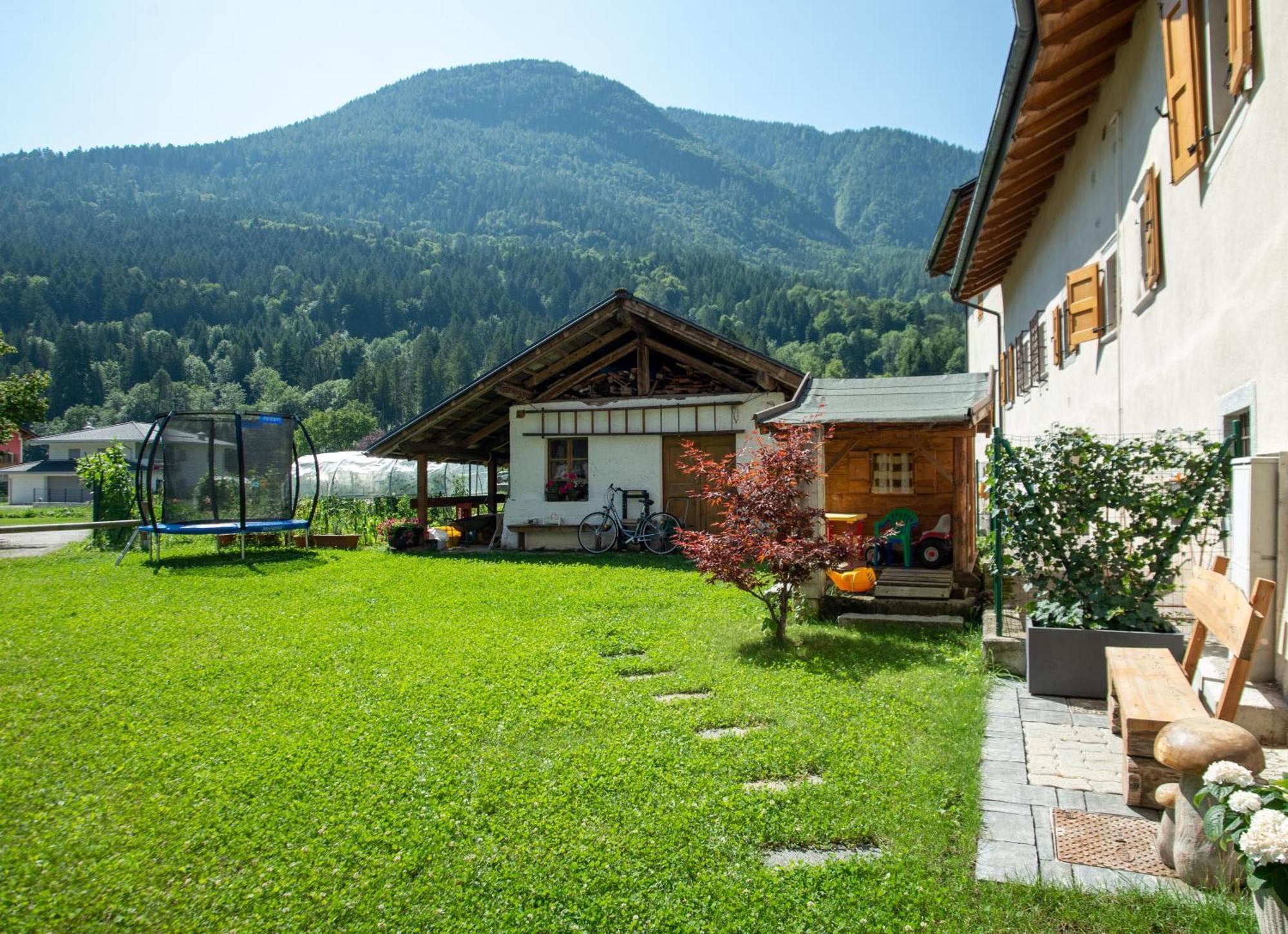 La Lesivera Bed And Breakfast Tione di Trento Ngoại thất bức ảnh