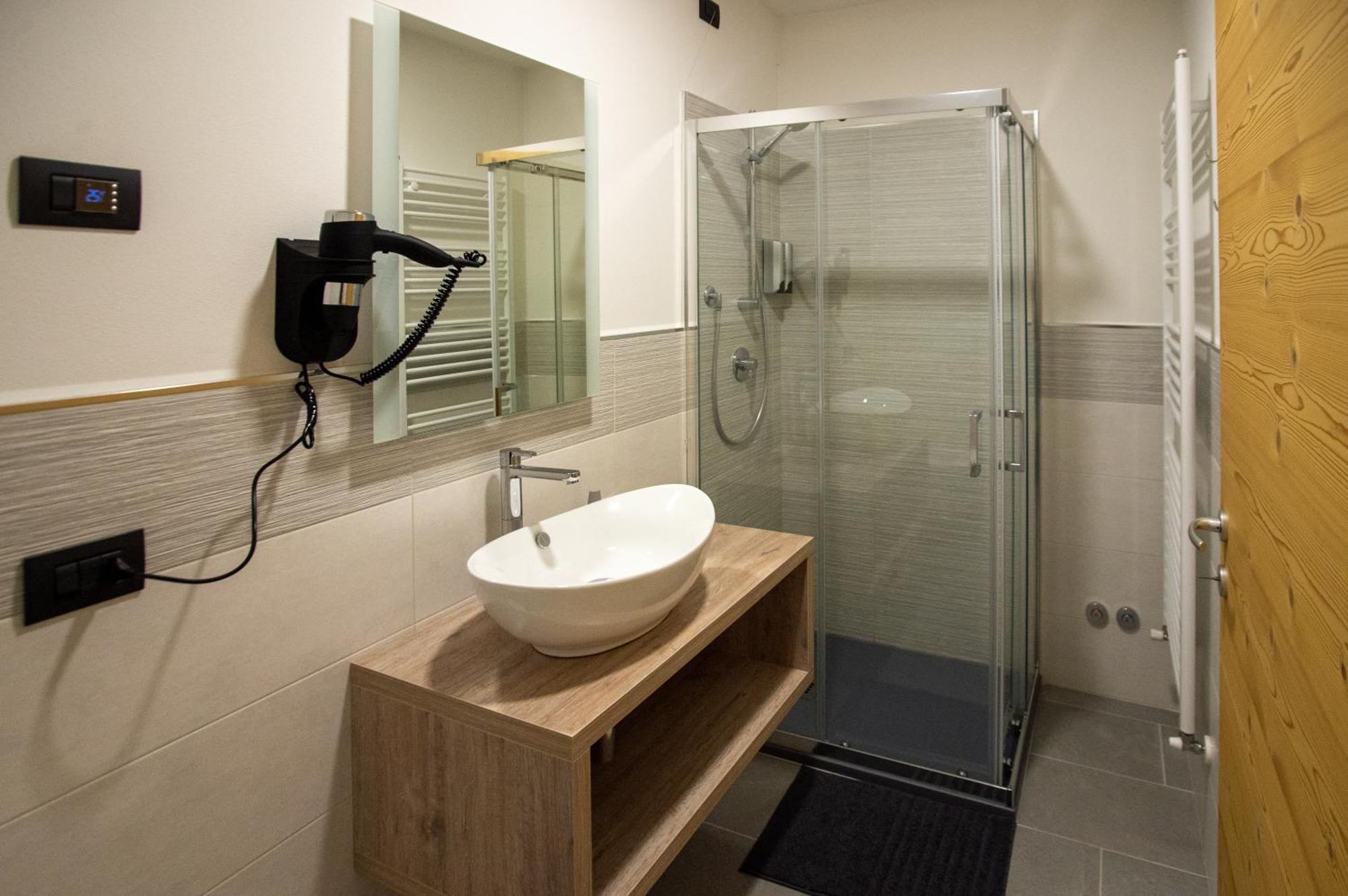 La Lesivera Bed And Breakfast Tione di Trento Ngoại thất bức ảnh
