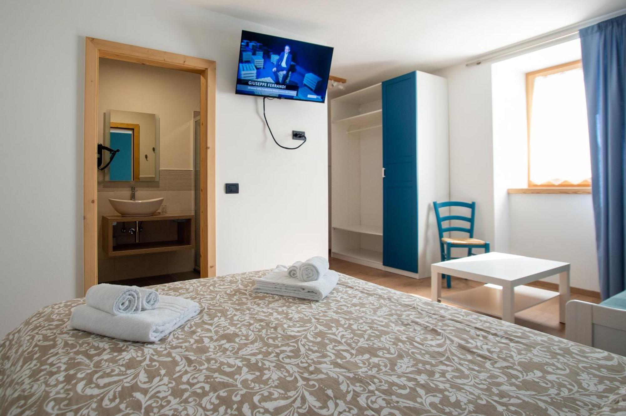 La Lesivera Bed And Breakfast Tione di Trento Ngoại thất bức ảnh